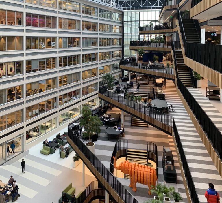 Zuidas in Amsterdam – architecture tour for groups